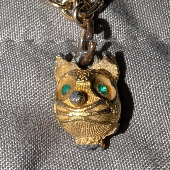 $1 with Bundle ~ Chain Charm Bracelet with Green Rhinestone Eyed Cat Head 4461 - Picture 2 of 6